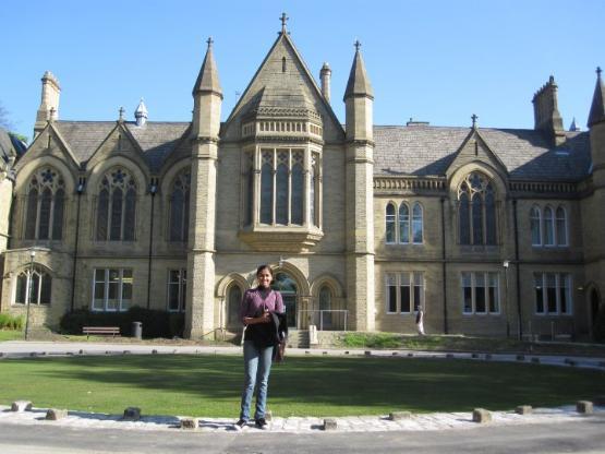 Aravinda Ram, an MBA Distance Learning alumna, posing outside Emm Lane Campus